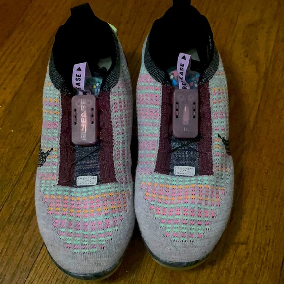 Nike flyease sneakers size 9 - Picture 1 of 5